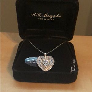 10k sterling silver Heart Necklace NWT